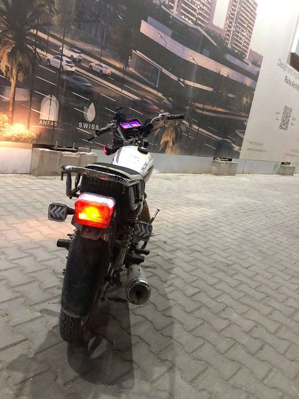 ايراني 5 كير
حجم المكينه 200c
للتواصل *********** 
متواجد واتساب فقط 
السعر 450 وبي مجال
