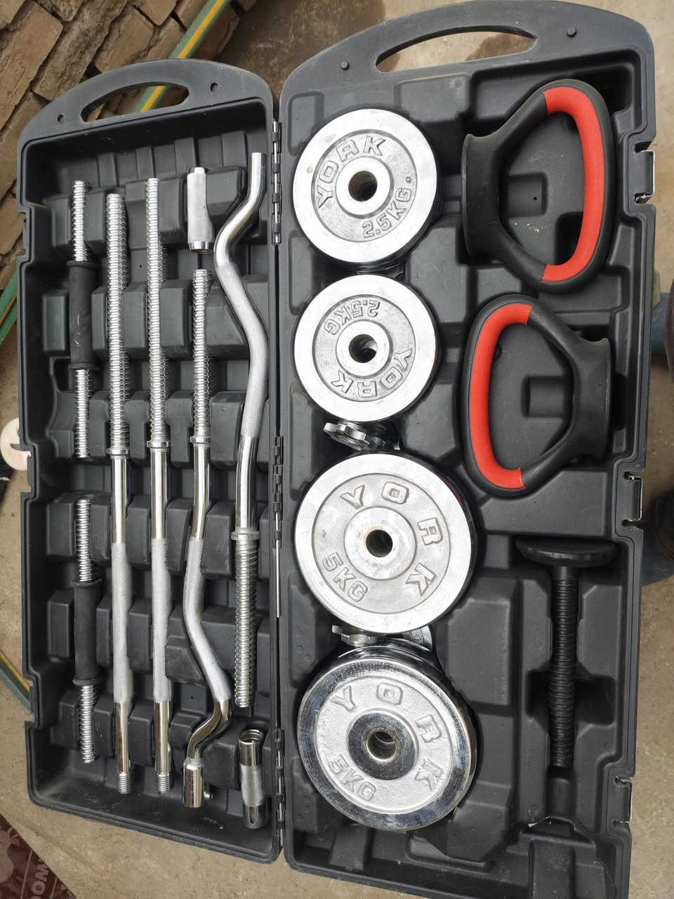 السلام عليكم ورحمه الله من رخصت الادمن المحترم جنظه بكج كامل 55كيلو نظافة 99بل ميه للبيع مكاني الدوره ***********
