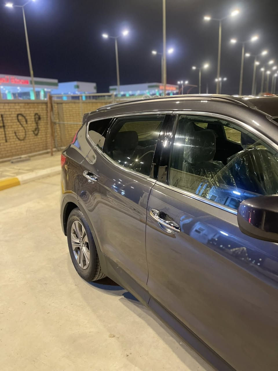 السلام عليكم
سنتافي 2016 رقم واسط بأسمي تحويل مباشر 
كلش جديدة السيارة كفالة گير ومحرك ودواخل 
ماشية 70 الف 
السونار مرفق بالمنشور شرط بدون ايرباك والحادث خلفي 
السعر : 150 ورقة وبيها مجال 
مكاني كوت 
***********
