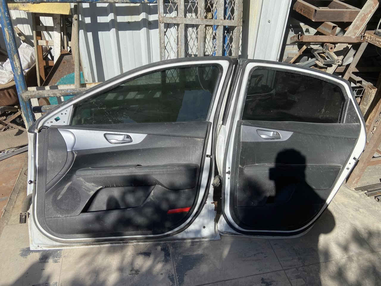 السلام عليكم
ابواب فورتي بيهن حادث مال وارد كدامك بلصور 
كاملات ماعدا حادثهن مكان بغداد الدورة 
***********
