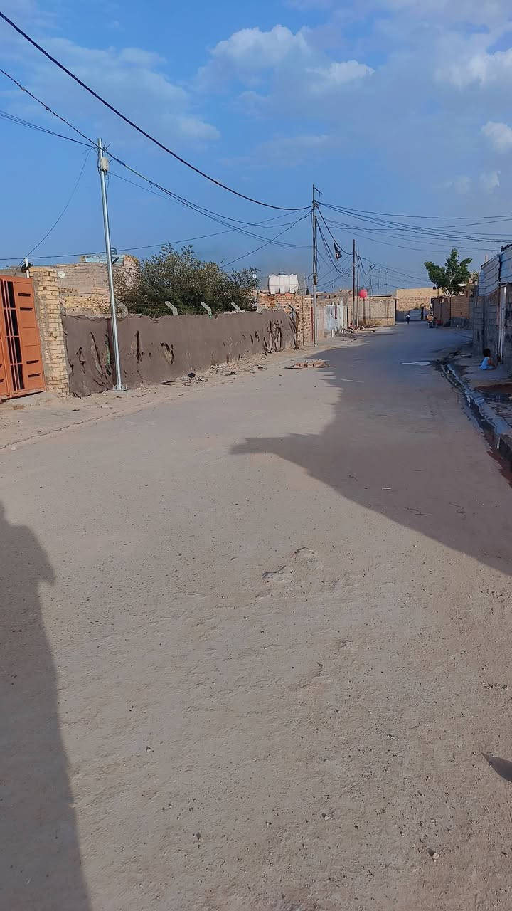 يالله..... توكلناا عليك
🏦دار سكـــــــــــــن زراعي مشمولة استماره جرد

      

📍العنوان:-ملحق حي العامل   طريق السنية عمود 625

(اقرب نقطه داله  جامع موسى الكاظم 

📏المساحه:- 700متر الكليه  الواجهه 10 والنزال 70

تريد بس االبيت مساحة 350هم ينباع تريد كلها عادي 

☘️طابق واحد عگاده الطابق الثاني بس وجهيه كامله بناء حديث 

✳️يحتوي ع:-

☘️غرفتين نوم 

☘️صاله

☘️مطبخ 

☘️استقبال 

☘️صحيات  داخليه وخارجي 

🏩محل في المقدمه

☘️كراج. كبير .. حديقه... 

ترك  ممر بصف البيت على طوله عرض 4متر 

السعر خاص ***********وتساب أو اتصال
