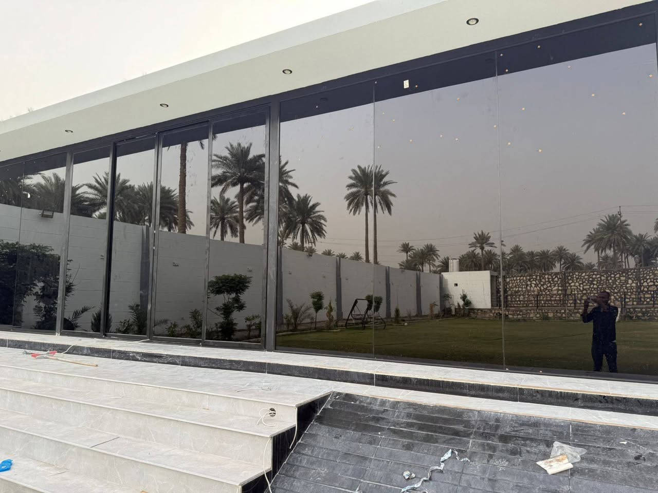 تنفيذ كافة اعمال الزجاج 10ملم والمنيوم 
***********
