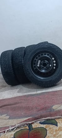 طخم خشن 5 سبير ما مستخدم  جيب كومباس 17 للبيع07705766987