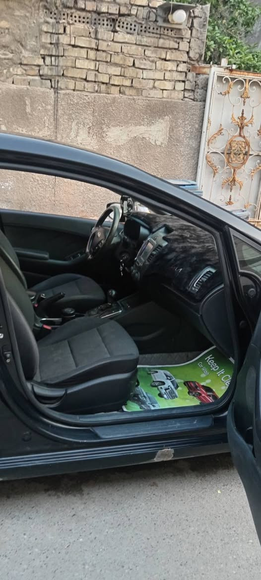 كيا فورتي موديل 2018 كندي
حادثها جاملغ وبنيد مبدل ومصبوغ
صور حادث ماعندي
 مكينة 2000 دوش ممفتوحة ماشية 235 الف
سعرها 98$ ورقة وبيها مجال بسيط
مكان السيارة بغداد  حي الجوادين
واتساب ***********
