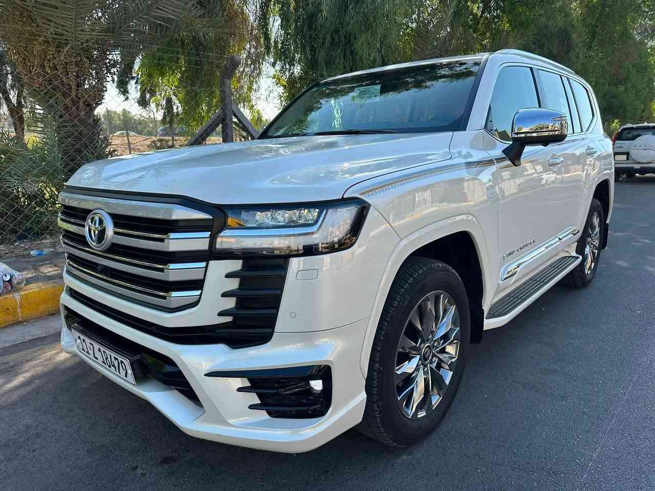 السلام عليكم سياره لاندكروز موديل 2024/VXR توين تيربو ماشيه 15الف رقم بغداد بسمي مواصفات معروفه سياره كفاله عامه من كلشي العنوان بغداد الامين شارع نواب النتصال ***********
