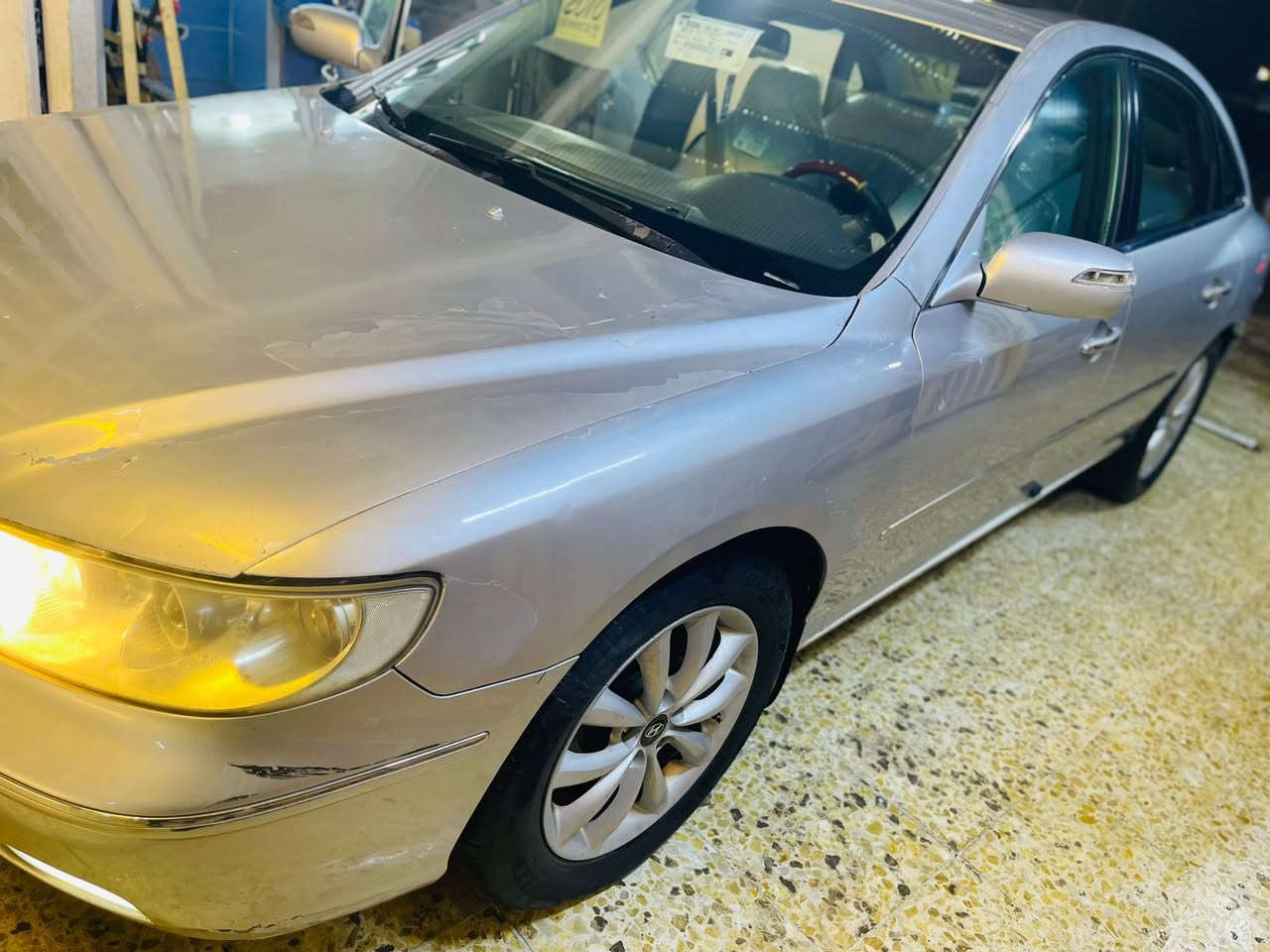 سلام عليكم ادوات ادوات 
سياره ازيره سوناتا موديل 2010 بانزين بانزين 
فول مواصفات فول .كصه جنطه شغل مضبوط باجات 
السياره جديده مكينه ٦ سلندر تبريد كامله متومه 
شمالي شرط حاسبه مكان السياره بغداد 

متواجد على ماسنجر ***********
