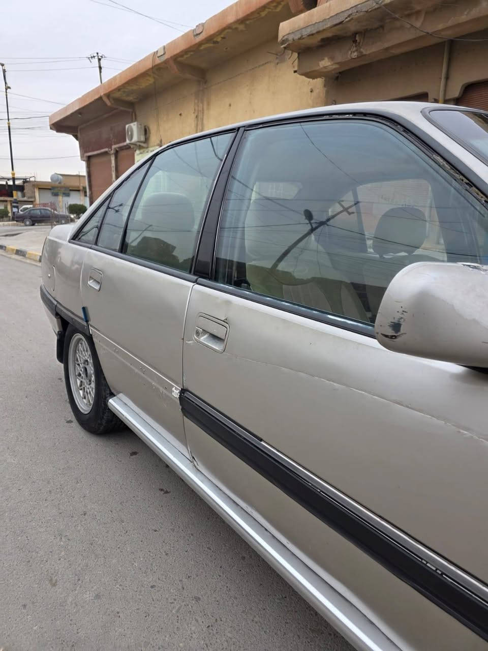 السلام عليكم 
اوبل اوميكا رقم نينوى للبيع 
رقم ألماني سنويه 2029 شرط تحويل 
موديل 91 حجم محرك 20
كير مكينه شرط 
سعره 30 ورقه  
لتواصل ***********
