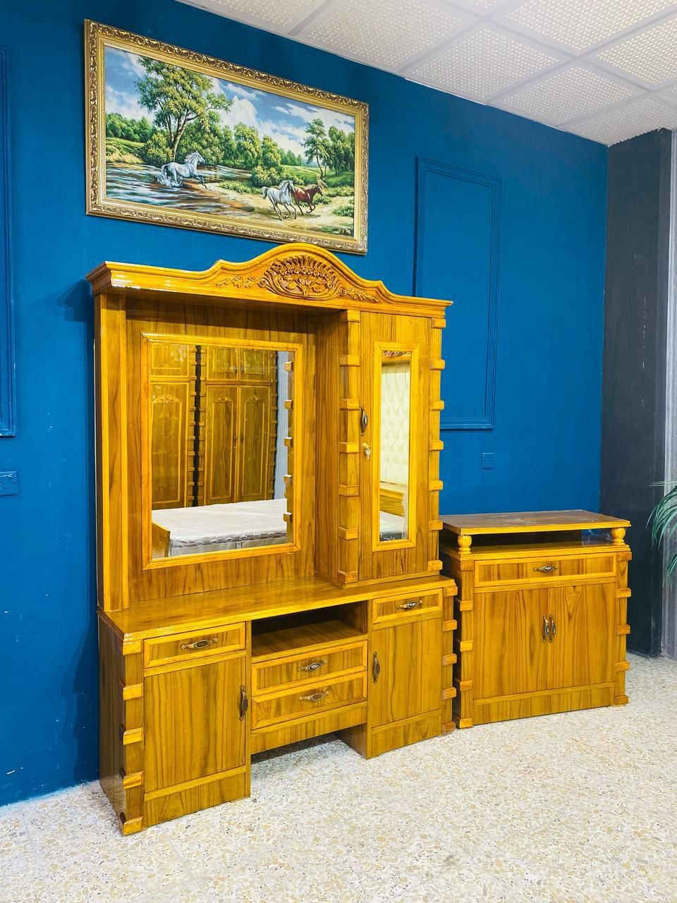 السعر  ((مليونين. و٢٦٠ الف 

ضمن وجبه الدرجه الممتازة 
شغل ثقيل
موديل مسرح ٦ابواب ملحق طابقين

الخارج صاج 5ملم 

الداخل صاج طبيعي 5ملم 
القواعد بلوك صاج 
الزاويه ملحق طابقين بارتفاع الكنتور 
السرير بلوك ٦ارجل 
الضهر جرجوبه دفن شد براغي  
ارتفاع الكنتور مترتين و٧٠سم 
والعرض ٣امتار ونص
هديه طابوريه 

متوفر خدمه توصيل بس 

*********** الاستفسار واتساب
