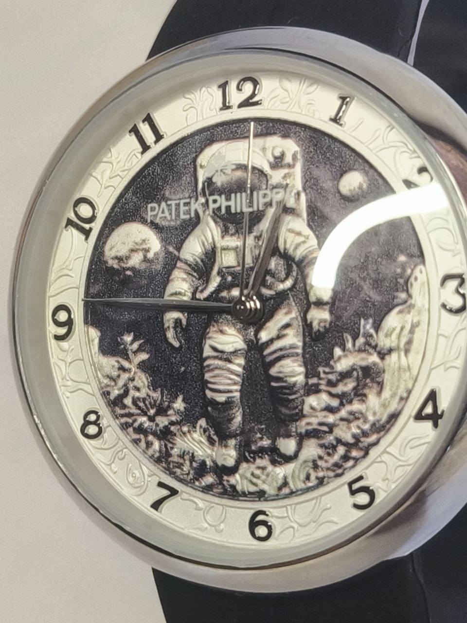 باتك فلبPatek Philippe وارد اوربي

تحفه فنيه تتخطى مفهوم الوقت 
الميناء مميزة رجل فضاء 3D
سنتر ثواني شغال 
زجاج معدني مقاوم للخدش 
الهيكل مصنوع من الاستانلس ستيل 
مختمة من كل مكان
سير ربل طبي ضد البكتيريا وتجمع الاوساخ 
قفل فراشة

ملاحظة متوفره قطعة واحده فقط 
السعر :- 25 الف ع اول تم 
للحجز والاستفسار يرجى الاعتماد خاص


**إذا كنت صاحب هذا الإعلان وتريد حذفه لأي سبب، رجاءا أرسل رسالة إلى الدعم الفني**