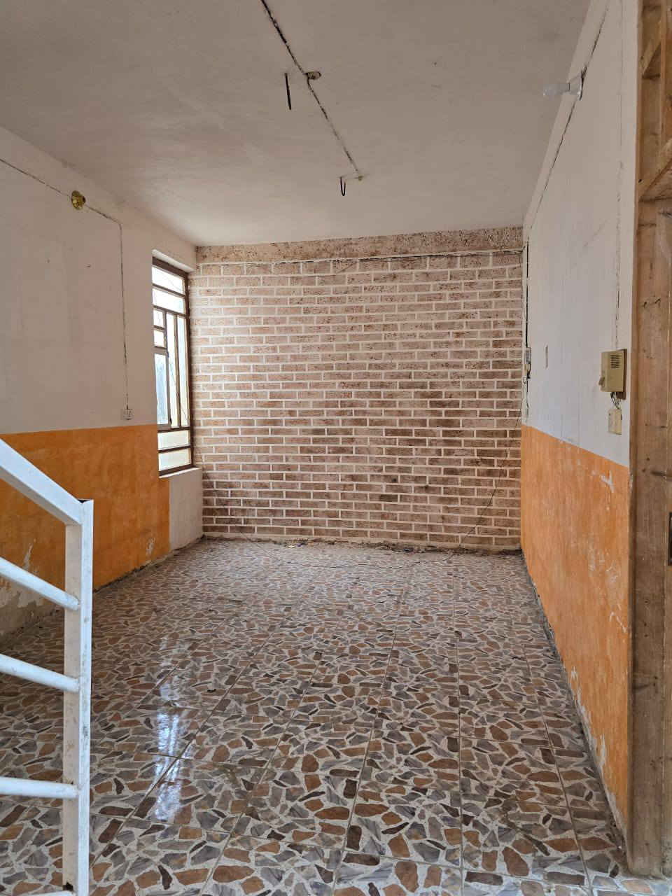 متوفر بيت 150 متر ينباع على مبادرة
بناء طابوق طابق واحد غرفة ،هول ،استقبال ،مطبخ 
السعر المطلوب 75 ابو غرق حي المرتضى 
***********مكتب المرتضى للعقار
