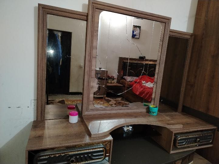 غرفه تركيه نضيفه للبيع
مابيه ضرر بس جام ميز مفطوره 
مكان ديالى حمرين 
سعر  800
ليريد يتفضل خاص


**إذا كنت صاحب هذا الإعلان وتريد حذفه لأي سبب، رجاءا أرسل رسالة إلى الدعم الفني**