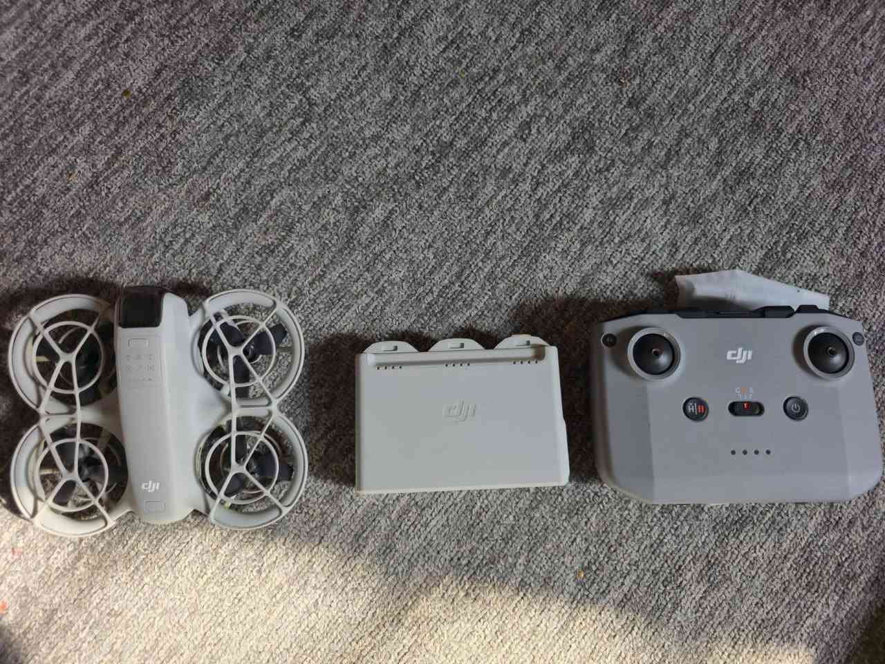 اتصل او راسل وبيك خير وتدلل 
عدسة 24-70 سگما SIGMA  F:2.8 الأصدار الأول 
نظافتها 95% 
مكفولة من السقوط والصيانة ماخذها على ايدي جديدة
 سعرها ب975 ألف وبيها مجال بسيط 
مكاني : بابل - القاسم وعندي توصيل لكل المحافظات
رقمي : *********** للاتصال   وبي واتساب 
تصويرها كلش حلو بس شغلي بالوقت الحالي يتطلب عدسة برايم 

درون Dji neo  مصور بيها مرتين فقط وما احتاجها بشغلي 
تصور 4K
نظافته 100% مع كامل ملحقاته
  فقط سعرها ب 550 وبی مجال 
مكاني : بابل - القاسم  وعندي توصيل لكل المحافظات 
رقمي : ***********  وبي واتساب
