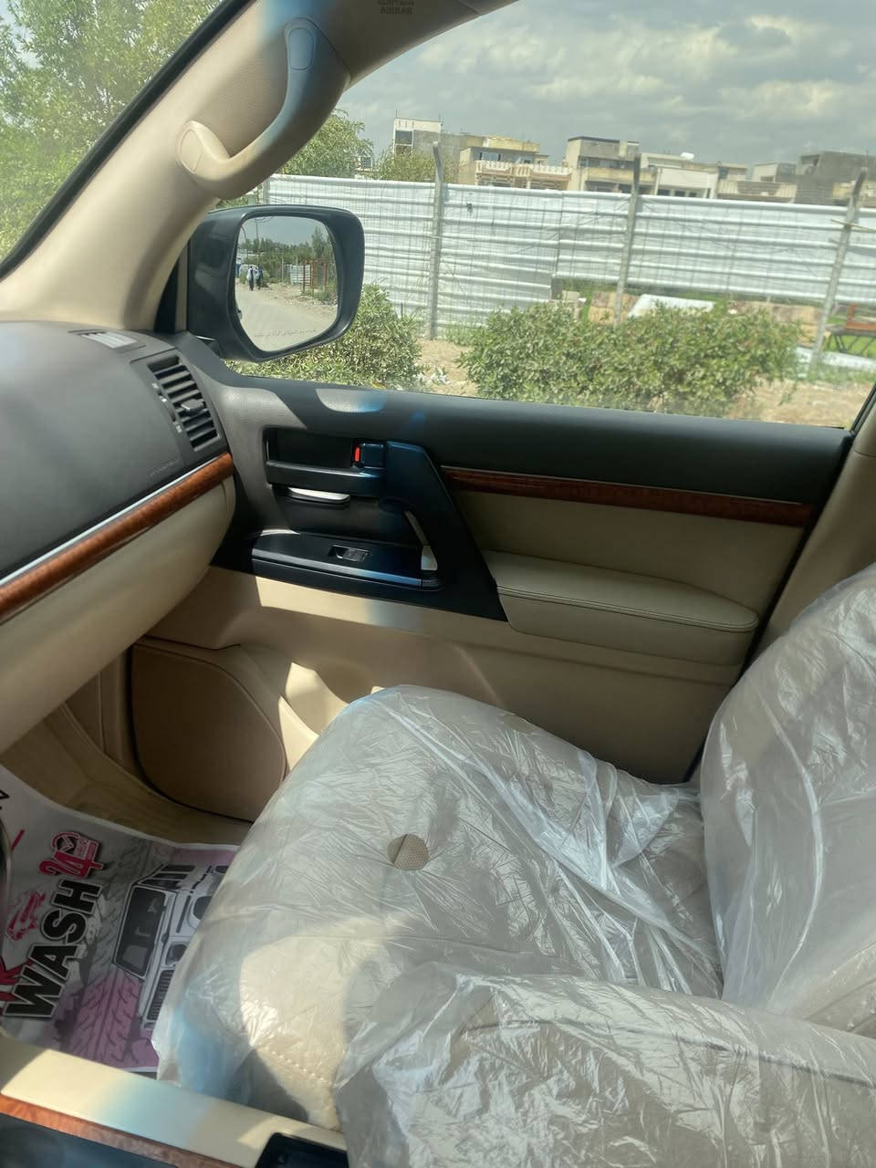 للبيع  لاندكروز فقط   سياره في حالة وكاله بريم.  موديل ١٢سياره  كلين.  بدون صبغ   سياره جديده.  كير محرك صدر. سياره جديده ماشي ١٤١ ***********
