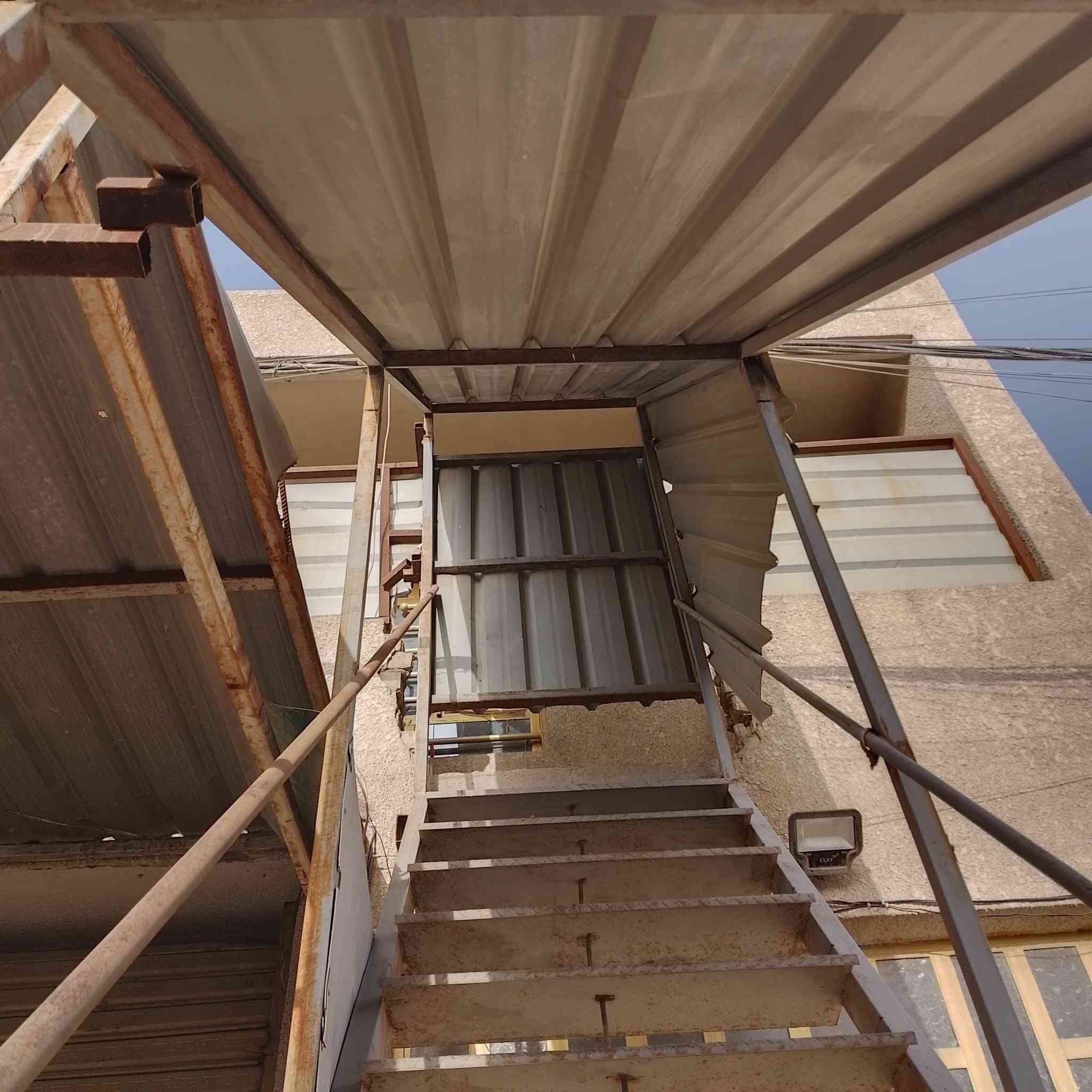 السلام عليكم
درج حديد للبيع 
16 بايه وياه سقف جينكو 
الطول 4 متر 88 سم 
عرض البايه 90 سم 
عرض البايه ويه الحديد متر 
وياه سقف جينكو مثل ما واضح بالصوره وبي محجرات ثنين ويباع بدون الباب 
بغداد حي الاعلام


**إذا كنت صاحب هذا الإعلان وتريد حذفه لأي سبب، رجاءا أرسل رسالة إلى الدعم الفني**