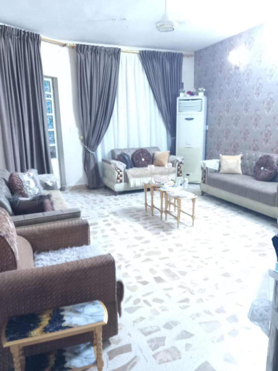 دار للبيع
دار مساحة ١٢٥ واجهة ٦وربع نزال ٢٠ طابو صرف الكاظمية

يحتوي على كراج+صالة كبيرة+ هول داخلي كبير+غرفة نوم+مطبخ+مناور+صحيات داخلية خارجية

الموقع جكوك الاستاذة قرب مولدة سيد چاسب

السعر بي مجال علما البيت معروض بسعر الارض

***********
