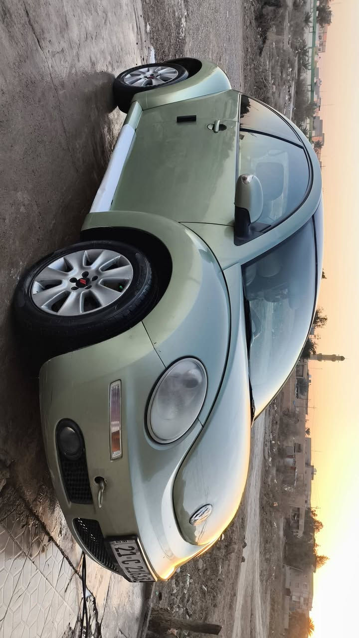 السلام عليكم بيتل 2010 البيع الرقم الإنكليزي الجديد تحويل ثاني يوم سياره جديده محرك ناعم تبريد ثلج شاشه تايرات جددد سياره كامله مكمله مابيه اي نقص معروفه مواصفات البيتل رقم الهاتف  *********** السعر مناسب الشراي يتصل محرك 2500 المرغوب
