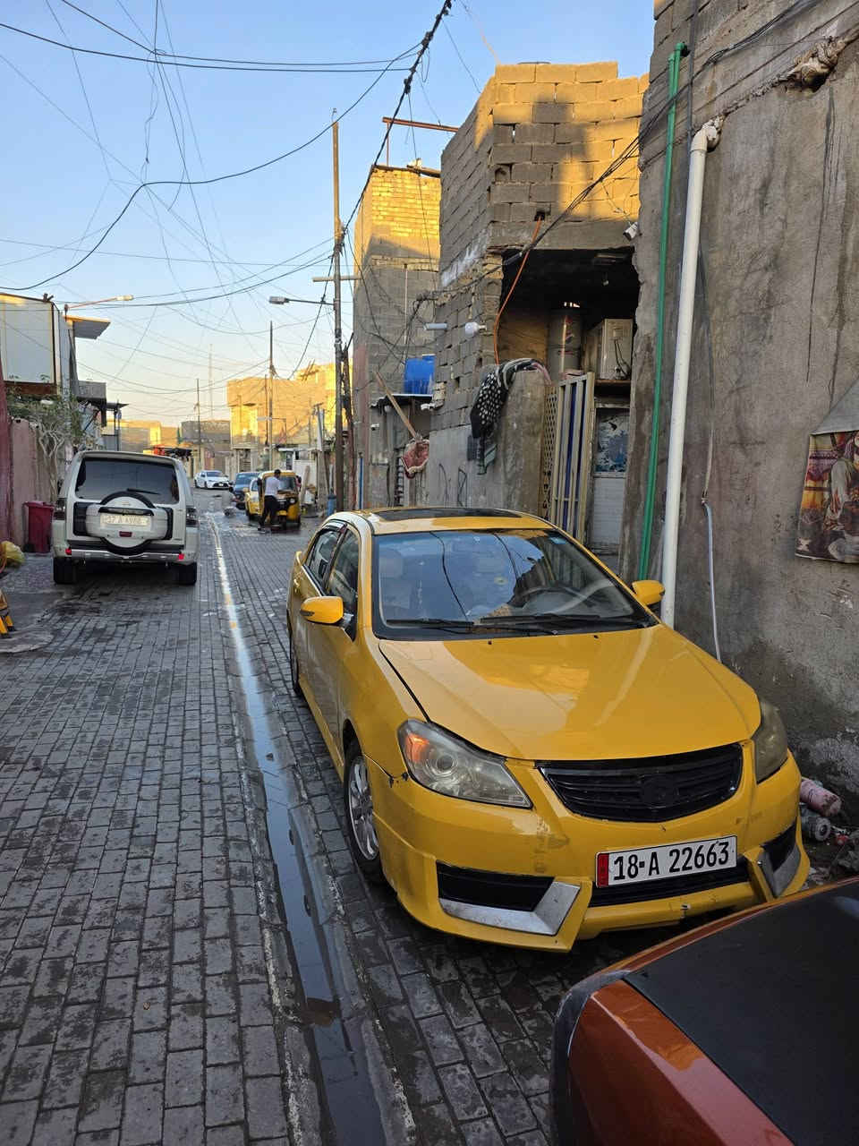 السلام عليكم سياره بي وي دي جي 3 سياره حلوه وخير من الله ماناقصها شي بس صدرها نص عمر مصبوغه جماليه كير عادي بلواقع احلى من صور كبل للشارع اشتغل السعر ٤٥ وبيها مجال مكاني بغداد الحبيبيه ***********
