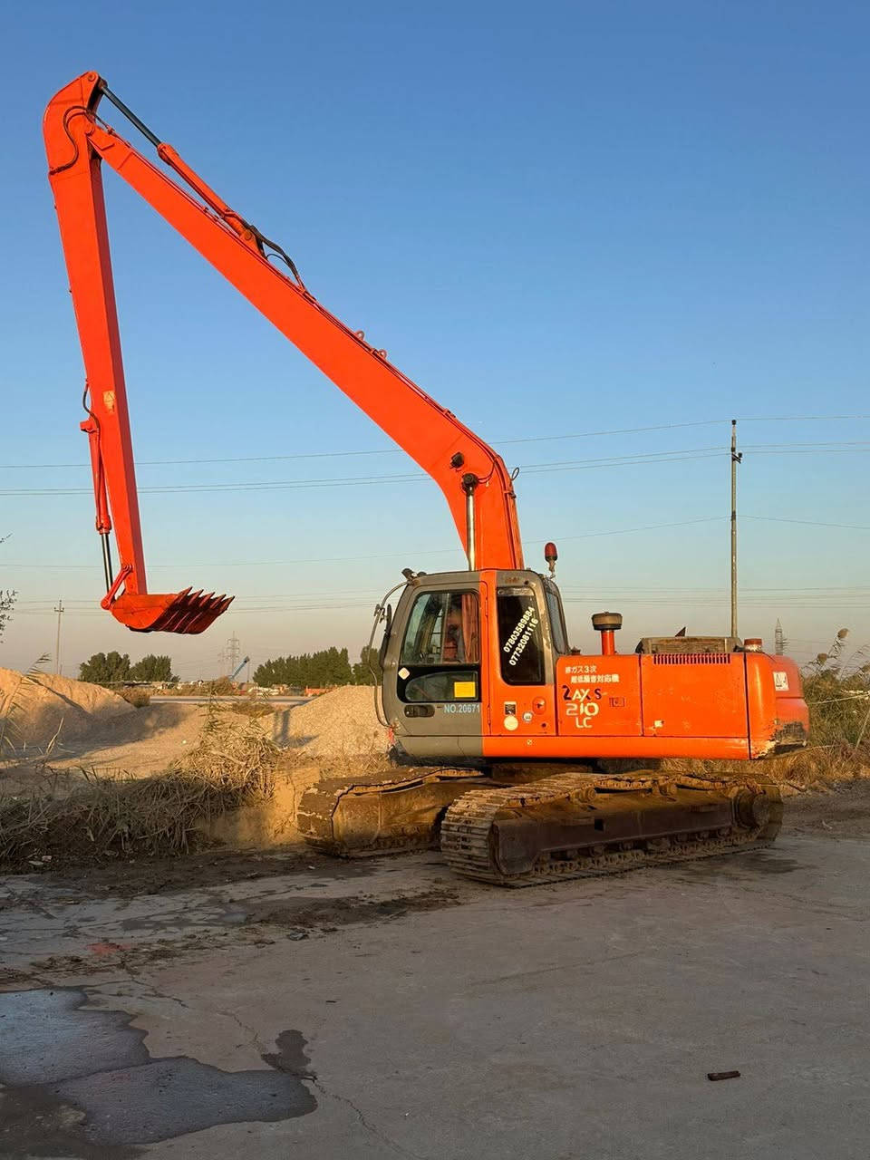 الرجا قراءة المنشور قبل التصال   يالله سلام عليكم للبيع حفاره زت السي حجم 210موديل، 2003اصل بليته وسنويه رقم بغداد سنويه 27جب 18بلادي مكفوله كفالة عامه من كلشي قطره صبغ مابيها فقط بس الجب الطويل مصبوق ويها جب قياسي قطره صبغ مابيه مكينه مال جناي خير من الله تريد طويله تريد كصيره المكان ذي قار قضاء الرفاعي الشراي يتصل ويدلل مراوس حسب القناعه ***********
