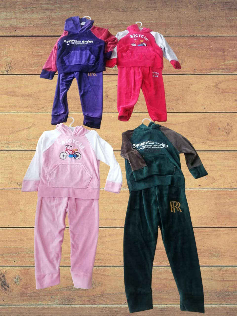 #عرض خاص
#قطعتين ب ٥الاف فقط
#تراك ولادي وبناتي سنه ل٤سنوات حسب الموديل 
#بلوز ولادي وبناتي سنه ونص ل٣ونص سنه
#فستان بيبي
#هودي ولادي وبناتي ٣ل١٠ سنه
#يوجد_توصيل 
#العنوان_فلوجة_حي الشهداء شارع مرطبات مشمشه مقابل عيادة دكتور وليد الفهداوي مجاور مكتب العراب للموبايل
#للحجزخاص او واتساب ***********
