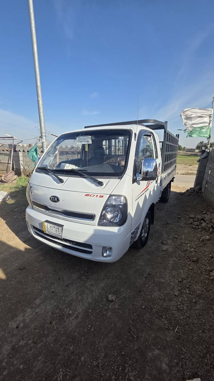 سلام عليكم كيا للبيع موديل 2017 كفاله عامه سياره جاهزه محرك اكسن كير رقم واسط مشروع يسنويه لل ٢٨ السعر ١١٢ رقم الهاتف ***********
