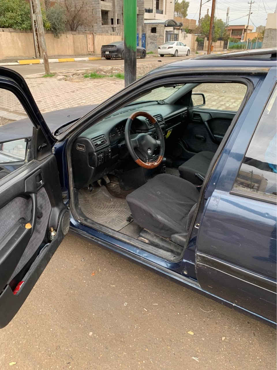 سلام عليكم اوبل فكترا للبيع موديل 1991 سلايت قفل مركزي حجم محرك ١٦ قايش عريض سيارة على وضع شركه جاهزه من كل نواحي بدون مصرف محرك لاصرف ولابخار سعر ٣٨ وبي مجال للطيبين *********** كركوك, العراق
