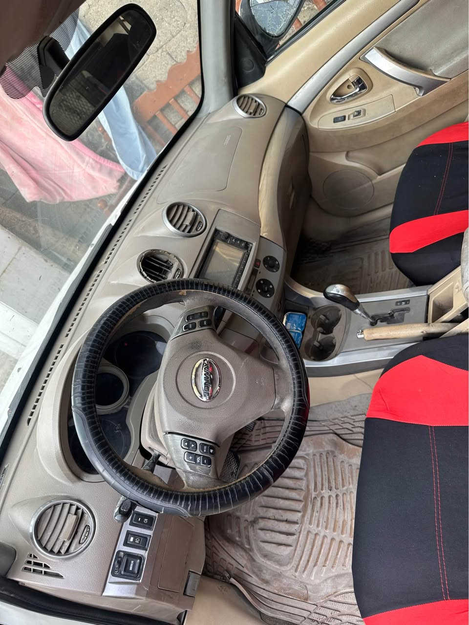 السلام عليكم جون وي موديل 13 مزاد وزاره الداخليه كتابها بسمي اسويلك وكاله ام الباركود وتطلع بيها وين ميعجبك معفيه رقم وكمرك عل دوله مجاني عليك اجور رسم فقط مكينه مسيوبيشي بلادي كير اوتماتيك جام اوتو فتحه سقف سياره جاهزه صابغها حزام جماليه بدون حادث مكاني بغداد الشعب السعر 38 وبيها مجال *********** بغداد, العراق
