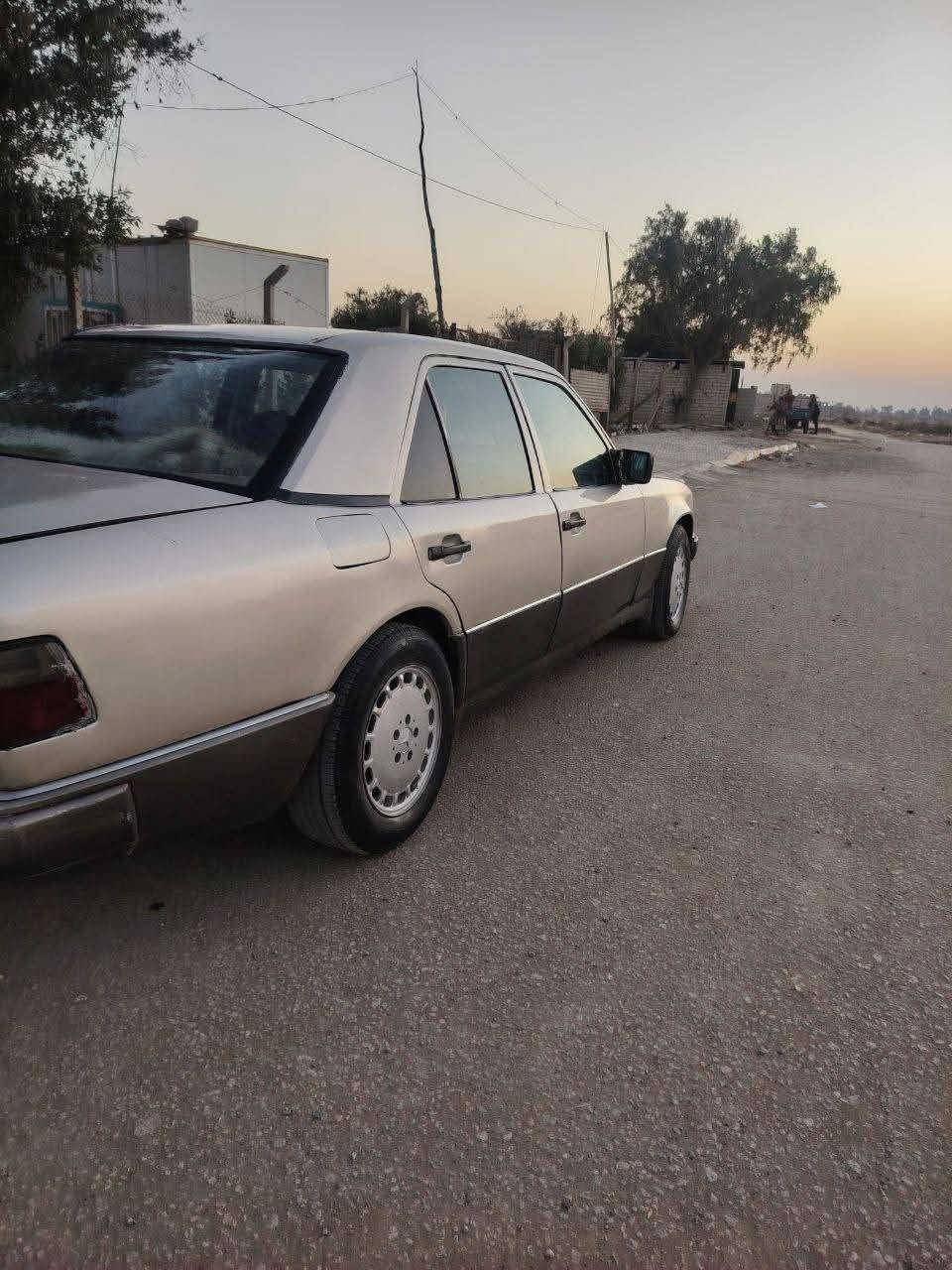 سلام عليكم ماسيدس دب 87رقم بغداد نكليزي راعيه بغداد اريد مدور سنويه ال 28 مكينه بطه لا تنقيص ولا تبخير  عارضه ب 25وبيه مجال مكاني دوانيه ***********
