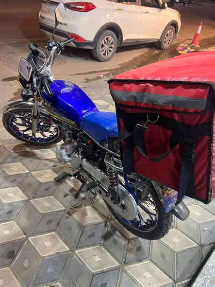 سلام عليكم من رخصه الادمن دراجه ايراني 5 كير موديل 2024 الدراجه كامله من كل النقوصات بيها فقط صفاحيه نقص ممشاها 15الف كهربائيات كامله شغاله الدراجه خير من الله شلعه ومعدل  مكينتها كفاله ماشاء الله سعرها 750 بيها مجال مكان شارع فلسطين رقمي *********** فقط رقم غير شي ماجاوب وعلى راسي الشراي
