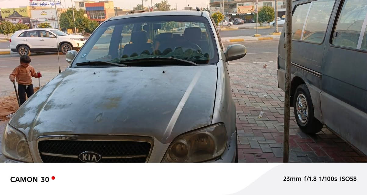 السلام عليكم السياره للبيع او مراوس حسب القناعه 
كيا كرنفال 2004 مكينه وكير كامري بلجيس تخم تاير جديد سياره جاهزه من كلشي حداديه جديده سستم سماعات وشاشه كامل السعر 45 وبيها مجال للشراي للاستفسار الاتصال ع الرقم ***********
