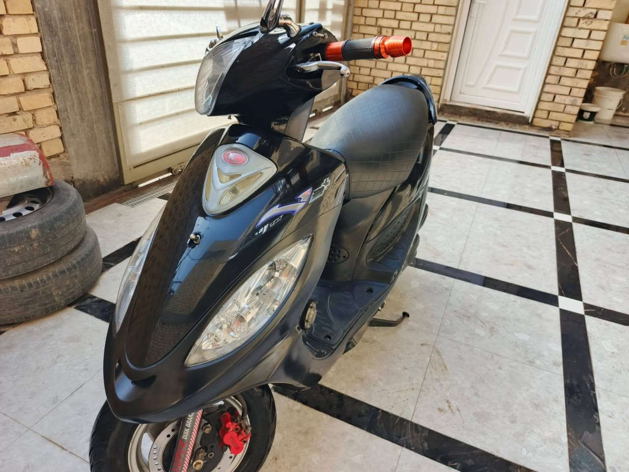 سلام عليكم كامكو في تو V2للببع موديل 16 ام الطلاعات بك لايت كريستال السعر 700 وبيه  
***********
