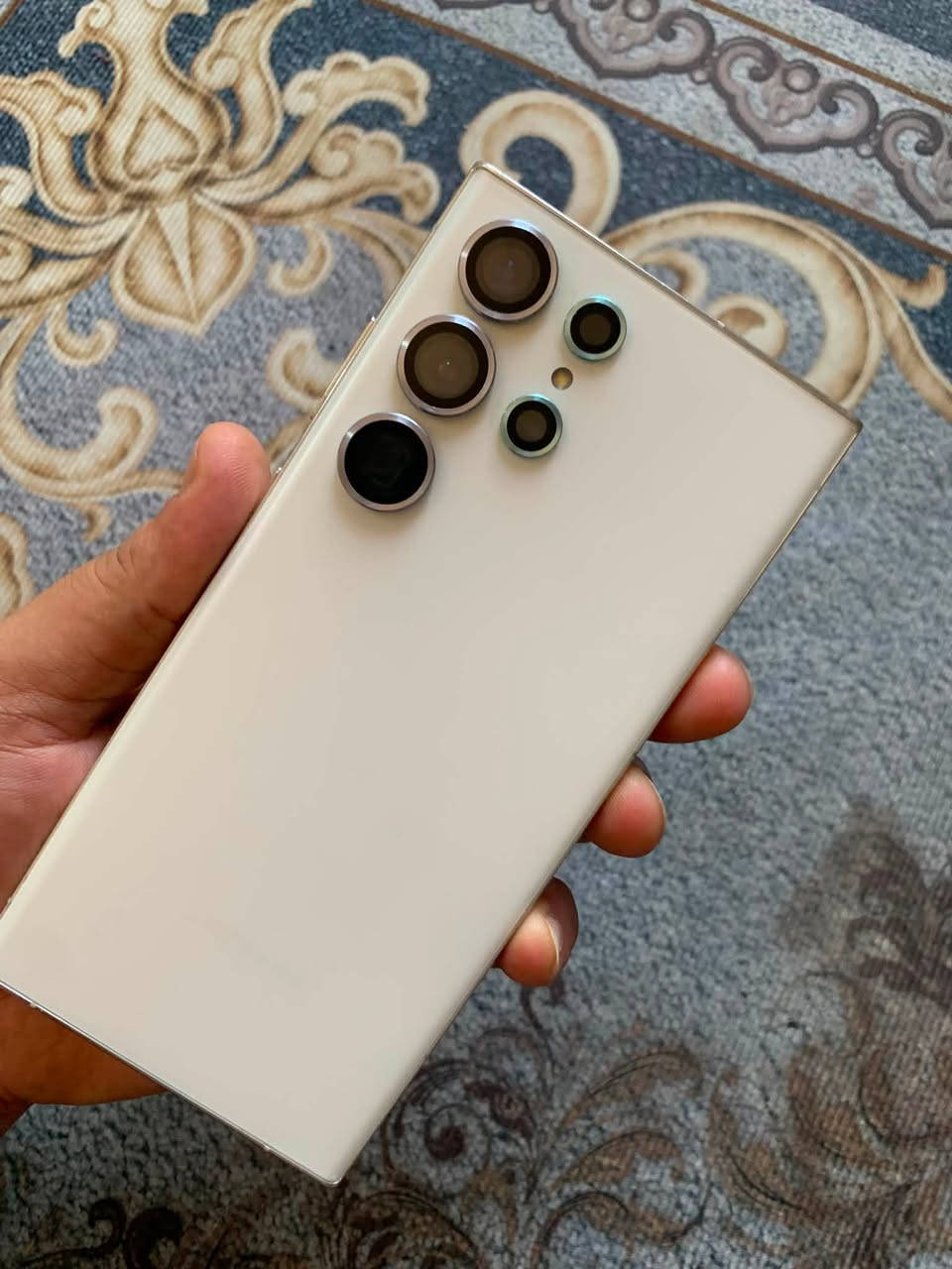 سامسونك S23 ultra للبيع
الذاكرة 256 شرق اوسط خطين 
بيه بس نقطتين سود ما مأثرات عليه بشي
السعر 450 ألف ناصريه مركز *********** 
م/ اتصال رصيد وواتساب فقط ماعندي ماسنجر
