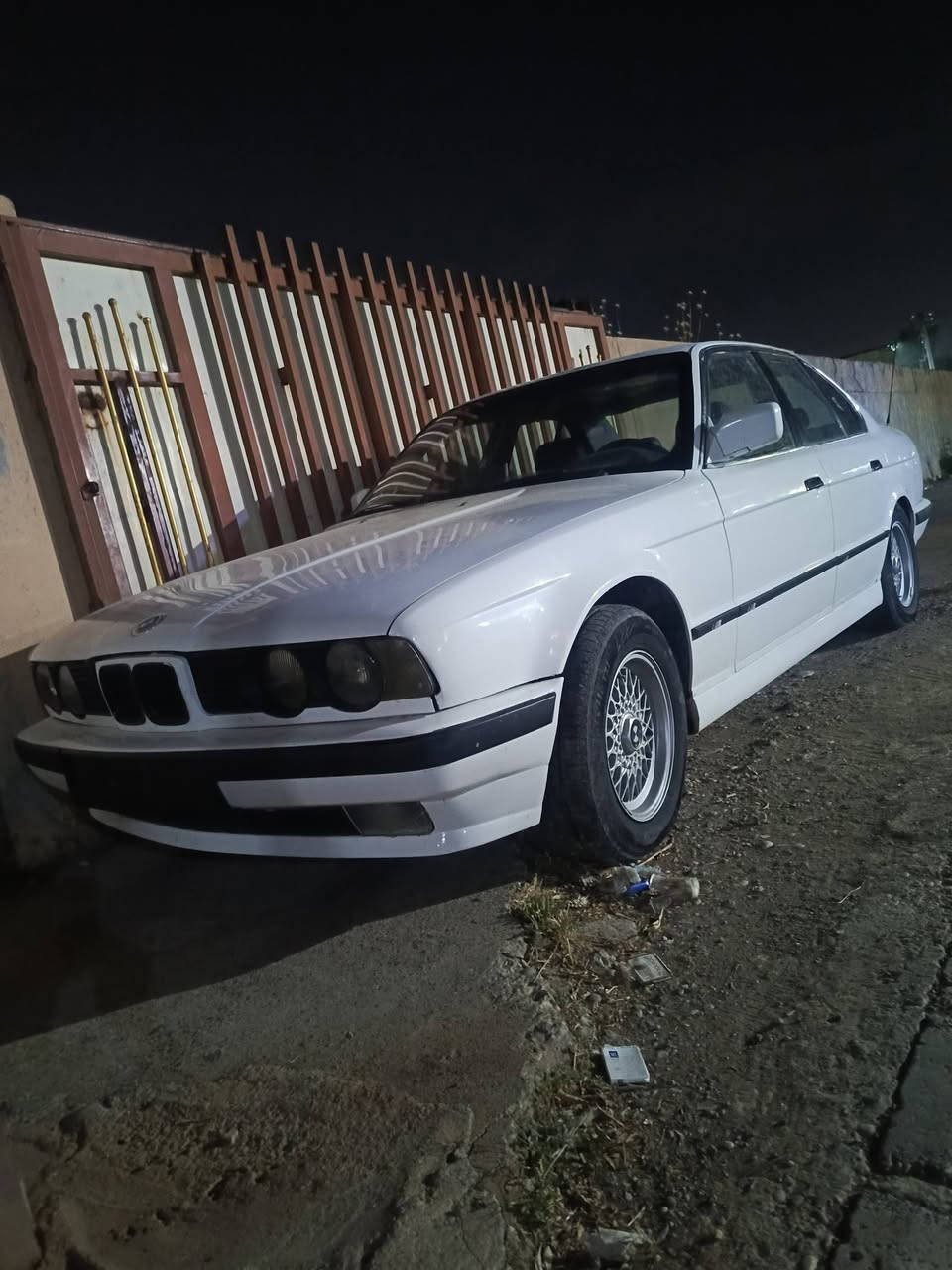 للبيع بي ام 525 كبس دجتل تبريد سياره حلو ايعوزها ورقه وتتحول رقم دولي وسنويه جديده السعر 58
***********
