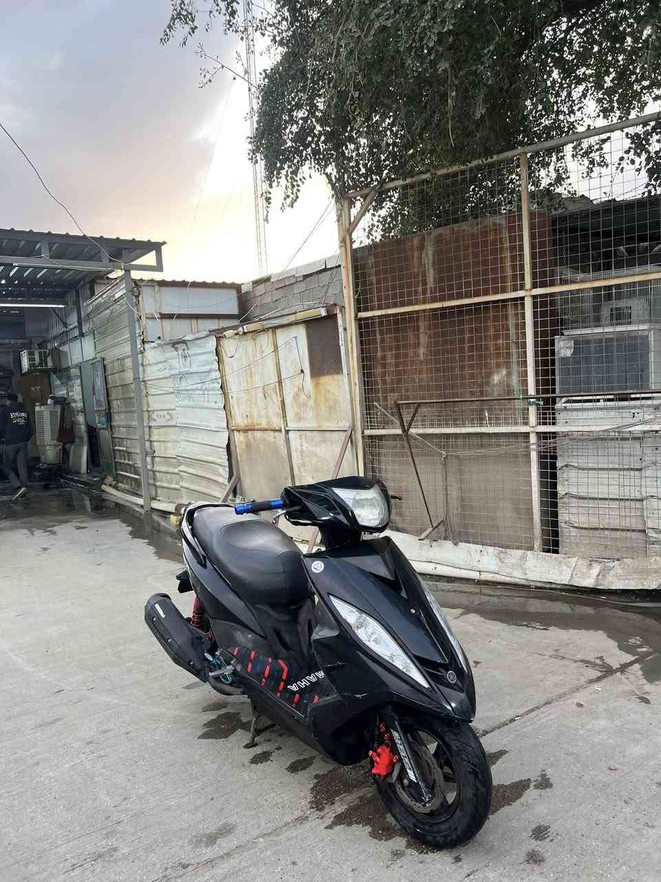 السلام عليكم مرخصت الادمن 
دراجه  ثعلب جيتي ار   رمبه صالها شهرين نازله موديل 2012 
دراجه حلوه ومرتبه وبيها غراض مزوده  1_ستناد صفح  2_ يدات بانزين 3_ قبق فلاوين 4_ قطره دهن  5_يدات بريك 6_ زنون  ابيض يعمي 7_ رقم مرتب 8_ اشاير لون حمر وغراضها البلاديه موجوده كلهن بيها ضربه الي بل صوره 
الدراجه 1250 وبيها مجال حك الجيه 
العنوان الصالحيه /مجمع ٢٨ نيسان 
رقم الهاتف /***********
