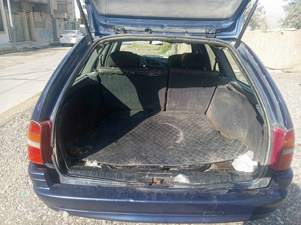 للبيع فورد مونديو موديل 1994 محرك كير شرط محركها 1.8 مال گصة جديد رقم الماني تحويل شرط من الشرعي كوبون بانزين تبريدها عاطل تدفئة شرط سعر 25 للاستفسار ***********
