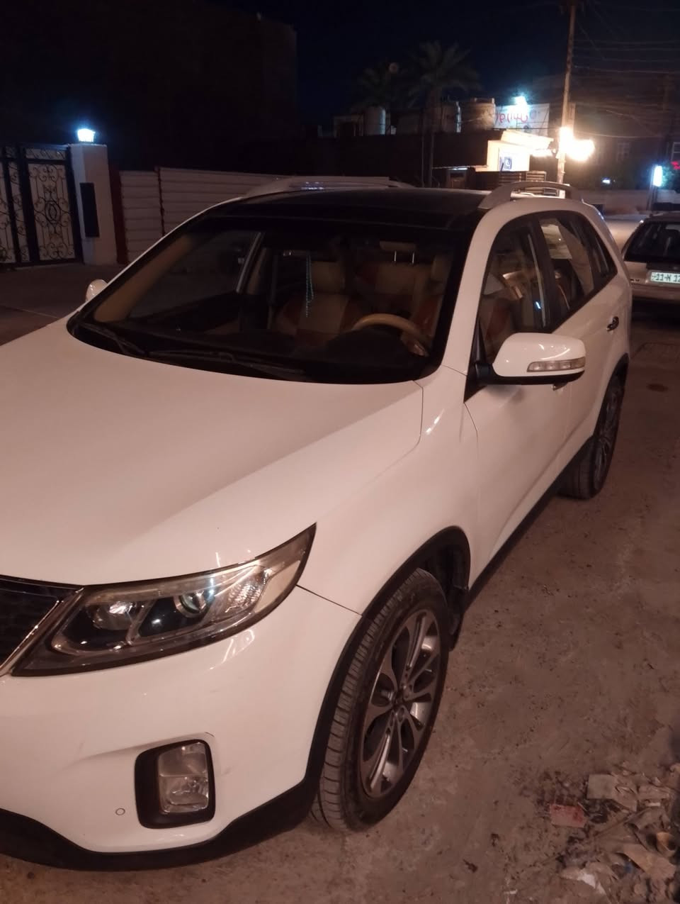 السلام عليكم موديل 2014 سياره سورنتو خليجيه رقم بغداد محرك 6 سلندر  رقم بغداد مكان  السياره البياع السعر 185رقم***********
