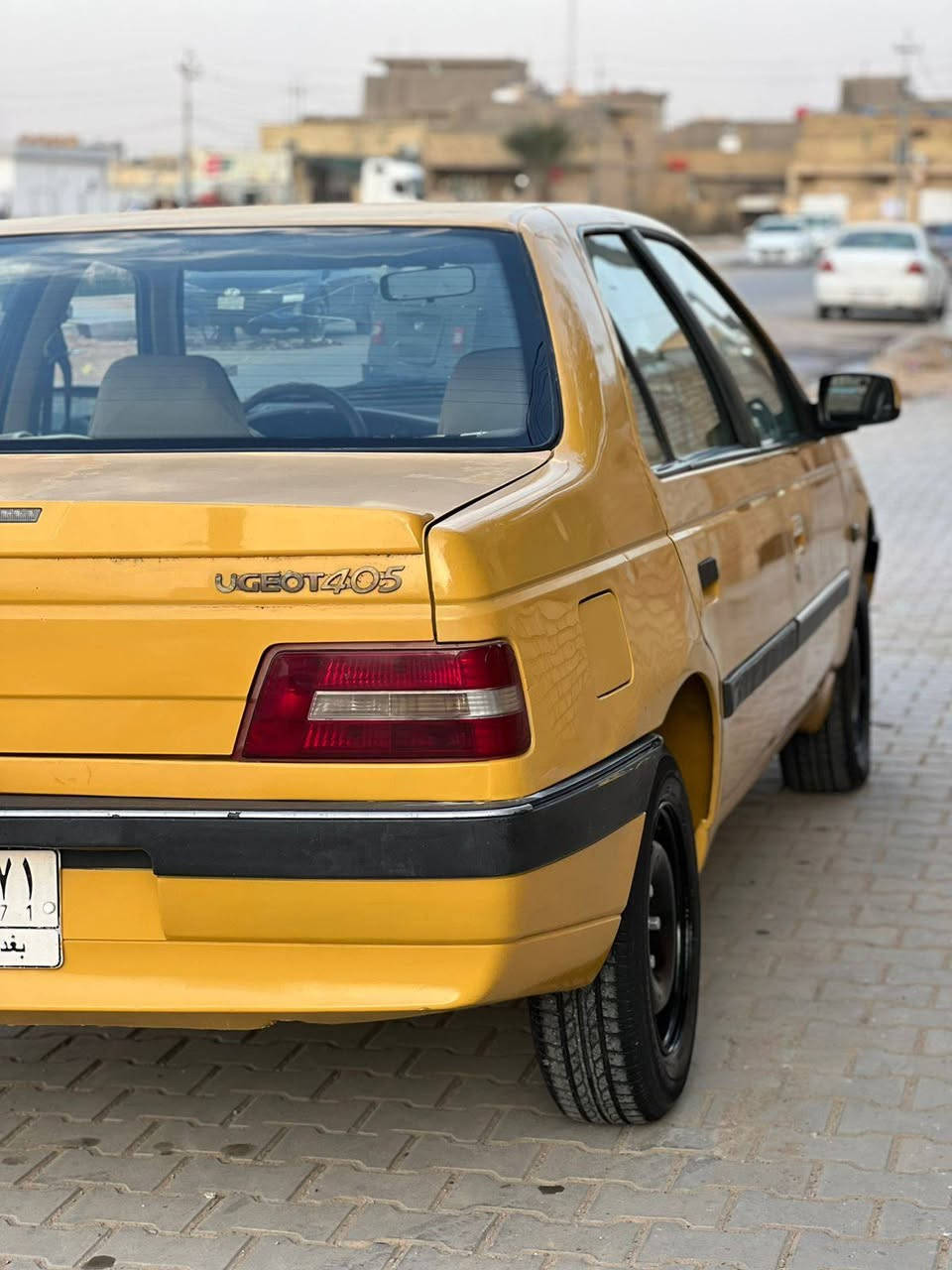 السلام عليكم للبيع بيجو موديل 13 رقم بغداد مصفره السياره كير مكينه خير من الله تخم  تاير جديد دوشمه كشنات تبريد ثلج السعر 33وبيه مجال *********** مكاني كوت
