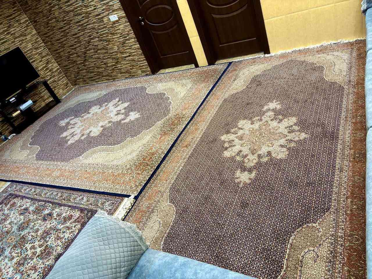 دوو فەرشی ئەسڵیی ئێرانی تاقمن
یەکێکیان ٢ بە ٤ م
ئەویتریان ٣ بە ٤ م
هیچ رەنگیان نەگۆڕاوە و هیچ عەیبێکیان نییە


**إذا كنت صاحب هذا الإعلان وتريد حذفه لأي سبب، رجاءا أرسل رسالة إلى الدعم الفني**