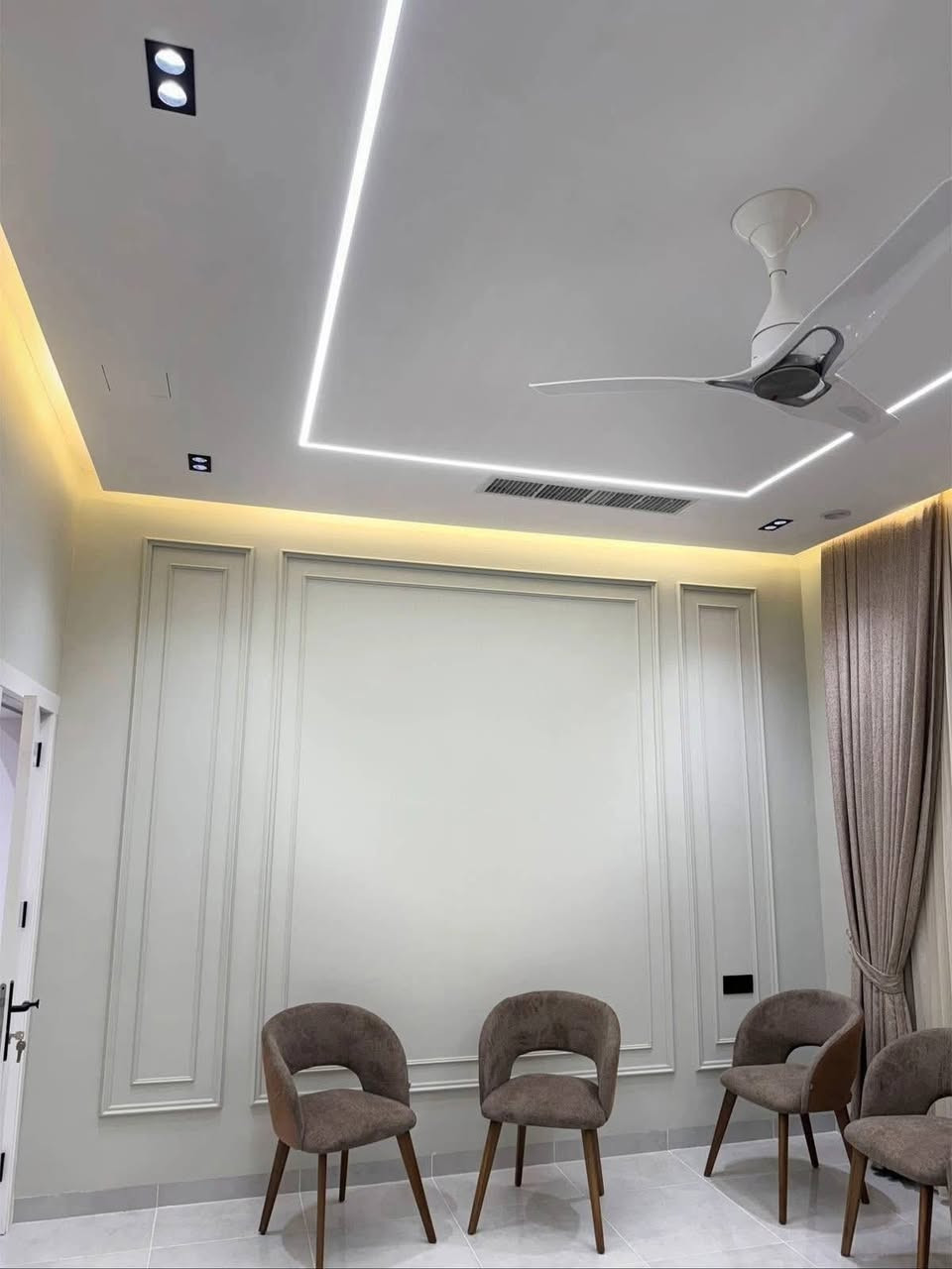 لمسة جدار
للديكورات والاصباغ استفسار ***********
