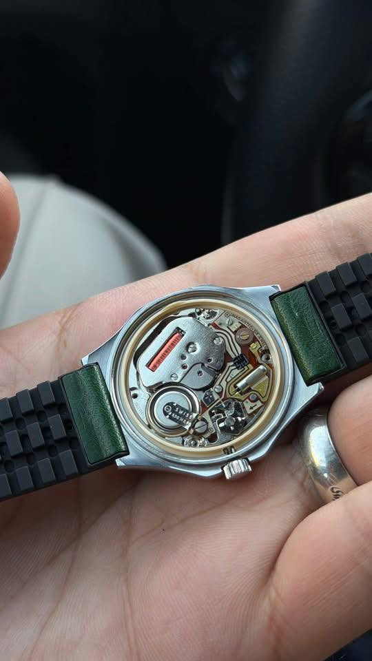 Made in Swiss 🇨🇭
كاندينو سويسري اصلي 
انتاج التسعينات 1990s
نظام التشغيل كوارتز 🔋
منفذ يومي
قطر 35
6 احجار
نضافة ممتازة جداً
السعر 85 الف


**إذا كنت صاحب هذا الإعلان وتريد حذفه لأي سبب، رجاءا أرسل رسالة إلى الدعم الفني**