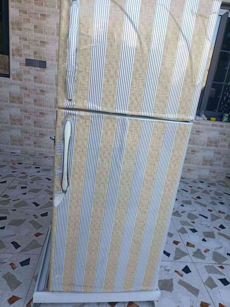 ثلاجات أحجام كبير اثنيناتهم ب250 قفل


**إذا كنت صاحب هذا الإعلان وتريد حذفه لأي سبب، رجاءا أرسل رسالة إلى الدعم الفني**