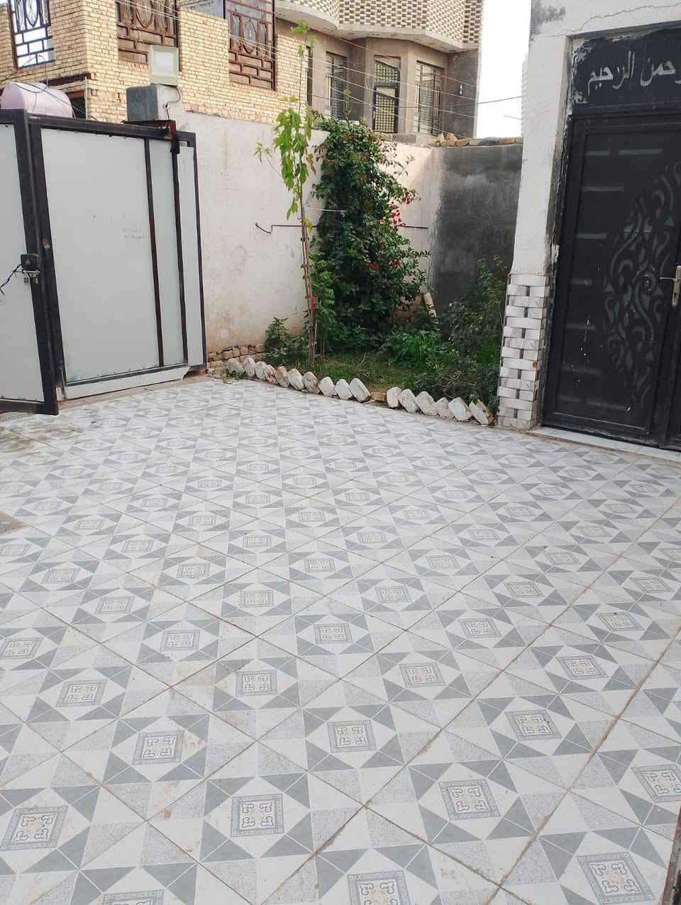 بيت للبيع 250 متر بحي العباس شارع محمد ابو سناسل سعر خاص لاستفسار على رقم ‏‪0781 309 8534‬‏
