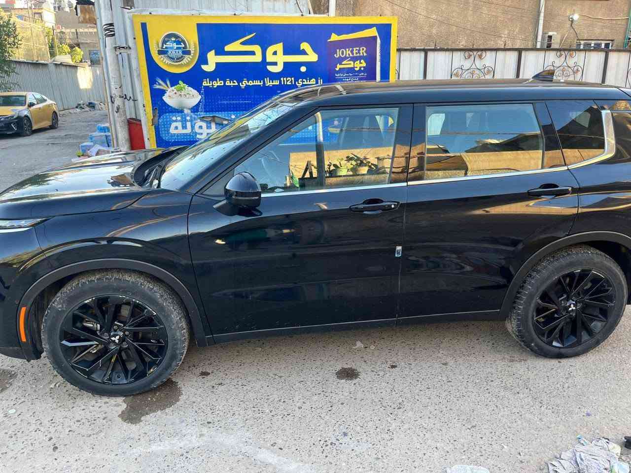 السلام وعليكم
للبيع السياره جديده 
موديل 23
حادثها بأمريكا خفيفب الدعميه الخلفيه
مرقمه بغداد 
للاستفسار الاتصال 
***********
***********
