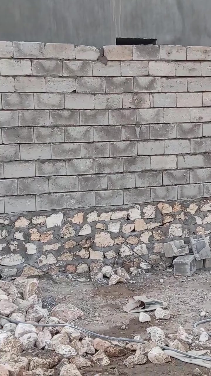 سلام عليكم اخوان بنه متفرق العمل ابلوك حجر وسعار مناسبه اتصال ع رقم ***********
