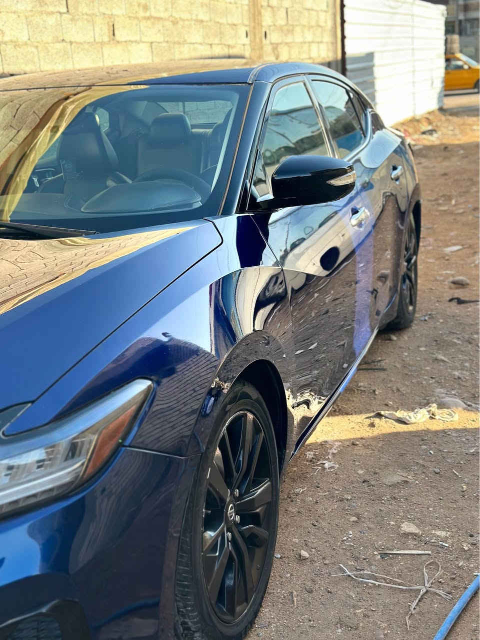 عررض مغري وسعر. مناسب 
نيسان مكسيما موديل 2020 
محرك.       6V 
رقم بغداد 
فول مواصفات 
كير ومحرك وتبريد وضع شركه 
سيرفز وكاله 
السياره خير من الله 
ماشيه 138 الف كيلو بالنسبه الموديلها مماشيه هواي 
حادث خلفي بدون ايرباك بدون دواخل 
مواصل للحوض صور الحادث موجوده 
سياره خير من الله الياخذها بالعافيه عليه 
للأستفسار تواصل على رقم الهاتف 
*********** بغداد, العراق
