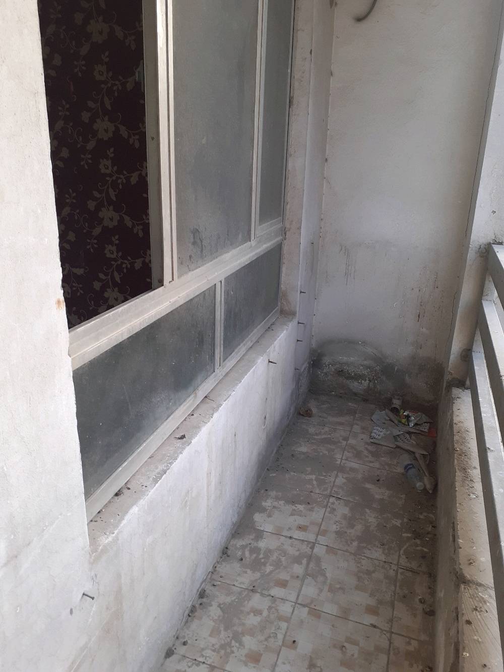 شقه للايجار في كراده داخل اول فرع بعد ساحه كهرمانه طابق رابع بعمارة عصر حمرابي ٥٠متر صاله وغرفة نوم وحمام ومطبخ ***********ابومصطفى