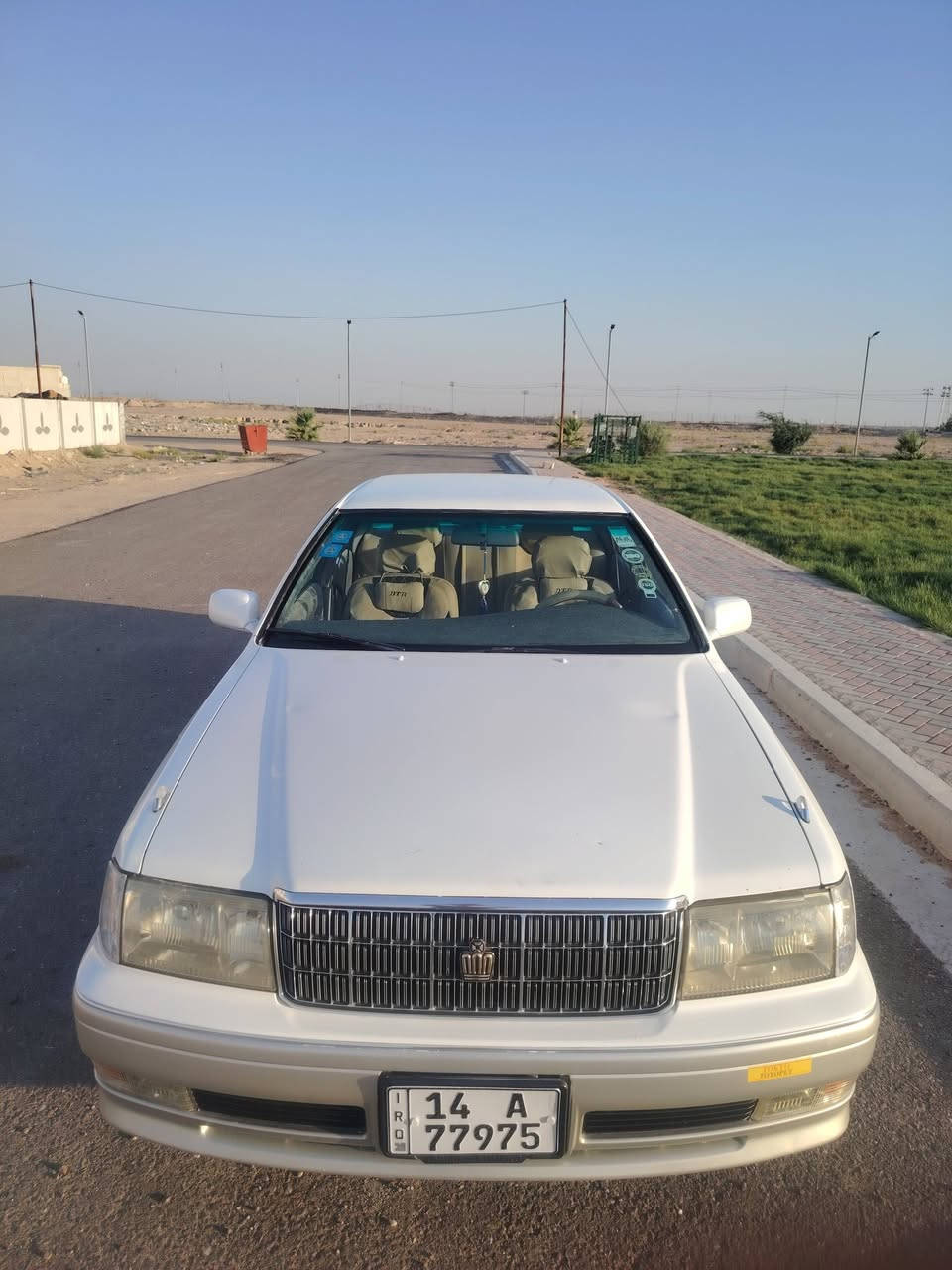 سياره راس الثور فلات مديل1997مكفوله من الكص والنقل والضربه مكفوله كفاله عامه بسمي تحويل ثاني يوم سياره حداده تبريد مكينه كير كله جديد اني مكلف بنشر رقم صاحب السياره *********** لتواصل
