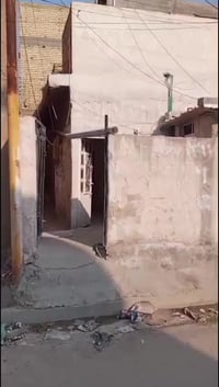 مشتمل مساحة 57م عالي عن الشارع محتاج ترميم.. منطقة الحسينية ال 22 قرب ...