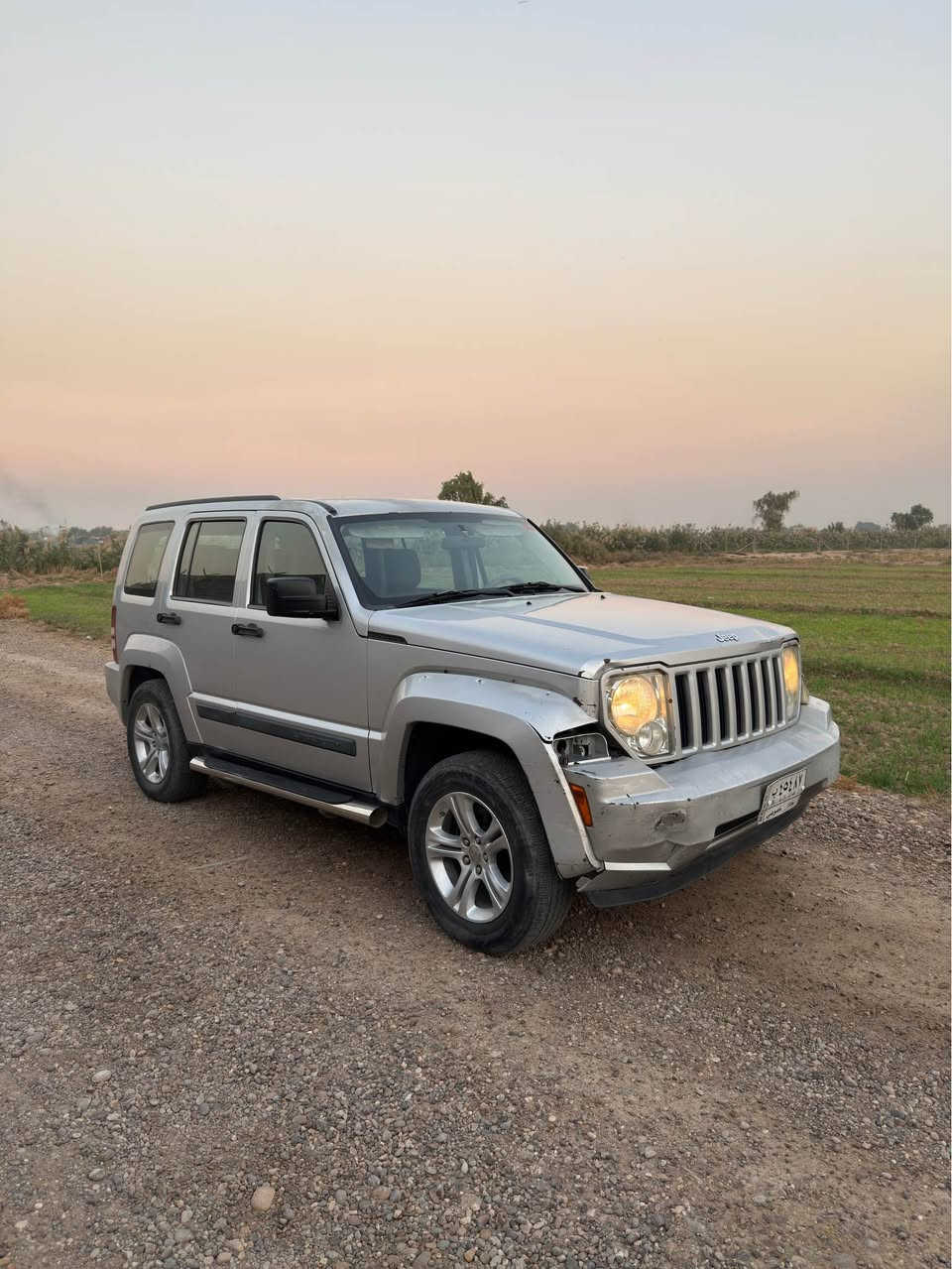 لبرتي 2008 بدون حادث بدون صبغ بيها ملاحظات بسيطه وبالعراق واكعه عليها قمريه وصاير تصليح بالقماره فقط مكينه كير تبريد مكفول
فيول بم جديد
صدر جديد
تخم تاير جديد
فور ويل 
كهربائيات كلها شغاله 
يرادلها ترتيبات بسيطه تكعيد دعاميه واشاره 
سنويه بسمي السعر 85  وبيها مجال
*********** بغداد, العراق
