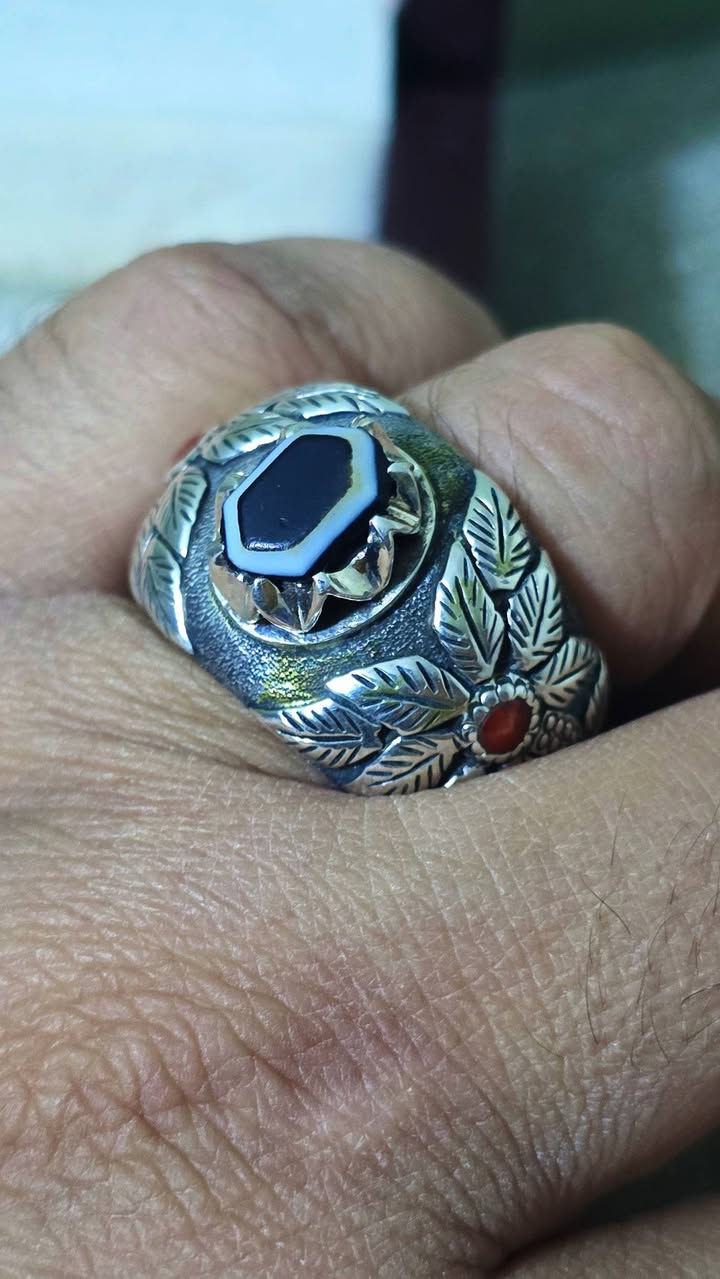 الجزع البقري الاصيل(للعرض فقط) 
صياغات المبدع الاخ العزيز
 ابو دُره الصايغ 
@إشارة


**إذا كنت صاحب هذا الإعلان وتريد حذفه لأي سبب، رجاءا أرسل رسالة إلى الدعم الفني**