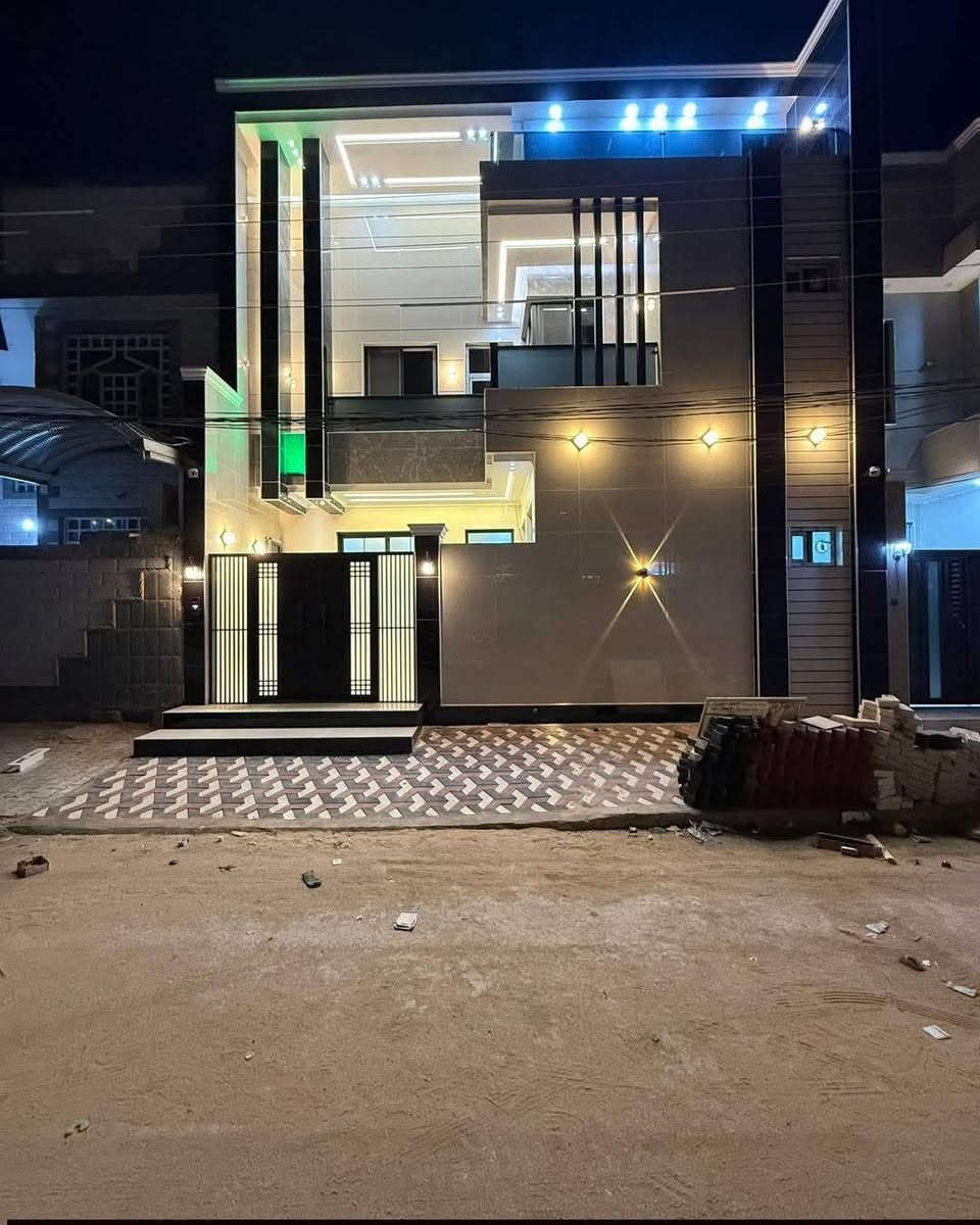 مكتب اياد اعلان عن دار للبيع 150م  في حي السلام  النجف الأشرف 🧿اللهم صلِ علىٰ محمد وآل محمد 🧿  الحديث فول vip

التفاصيل:عندك عقار للبيع او مراوس دار قطعه ارض مرسله مكتب على رقم مكتب المساحه150 الواجه 10نزال 15طابقين منطقه حي السلام 
- الطوابق: طابقين  
- 4غرف نوم بيت نظام سويت 
- البناء: فول vip
- الموقع:السلام  للبيع او مراوس 
- التصميم: شارع15

الطابق الأول:غرف  مطبخ  صاله صحيات استقبال 

الطابق الثاني:3غرف نوم صاله صحيات 

التواصل:مكتب اياد للعقار 

- مكتب : ***********/***********
- العنوان: حي السلام شارع المكاتب او شارع ابو دجاج قرب شارع مستوصف 

هذا الإعلان يظهر دارًا فاخرًا للبيع، مع تصميم عصري وتصميمات أنيقة.
